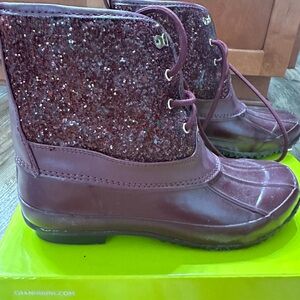 Duck boots